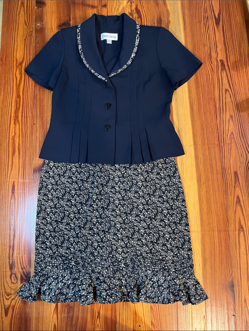 Vintage Danny & Nicole Skirt Suit, 2 Piece Set, Size 6/8 Petite